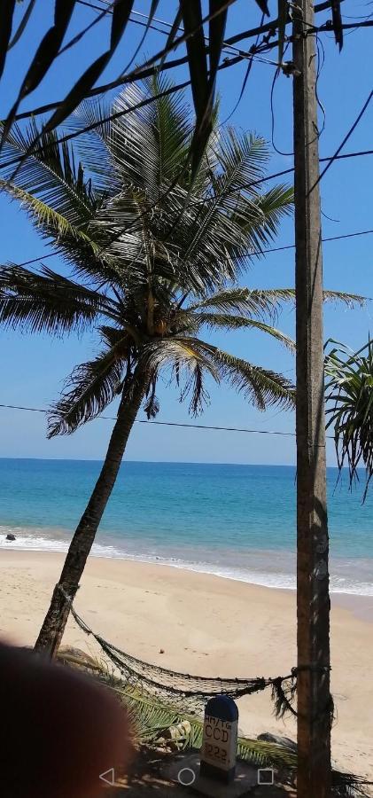 Chandi Gaya Beach Guesthouse 탕갈레 외부 사진