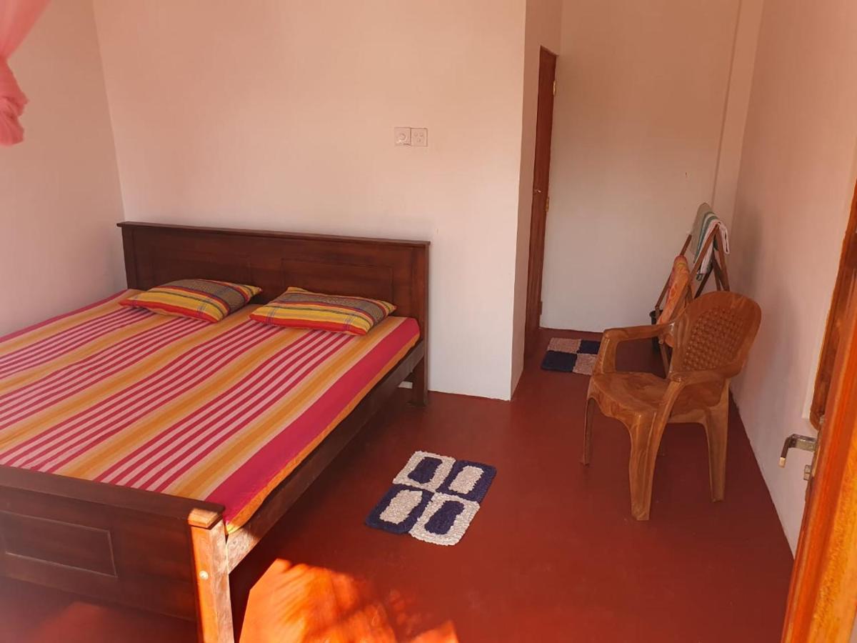 Chandi Gaya Beach Guesthouse 탕갈레 외부 사진