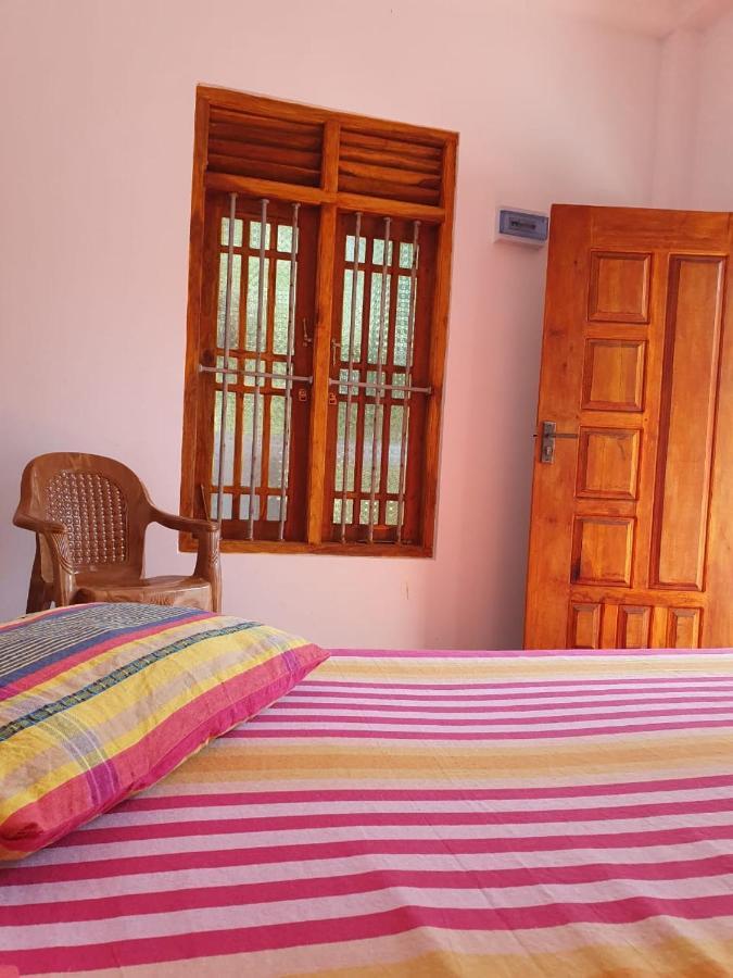 Chandi Gaya Beach Guesthouse 탕갈레 외부 사진