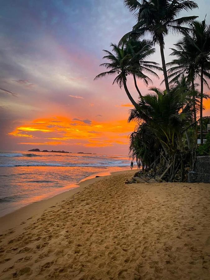 Chandi Gaya Beach Guesthouse 탕갈레 외부 사진