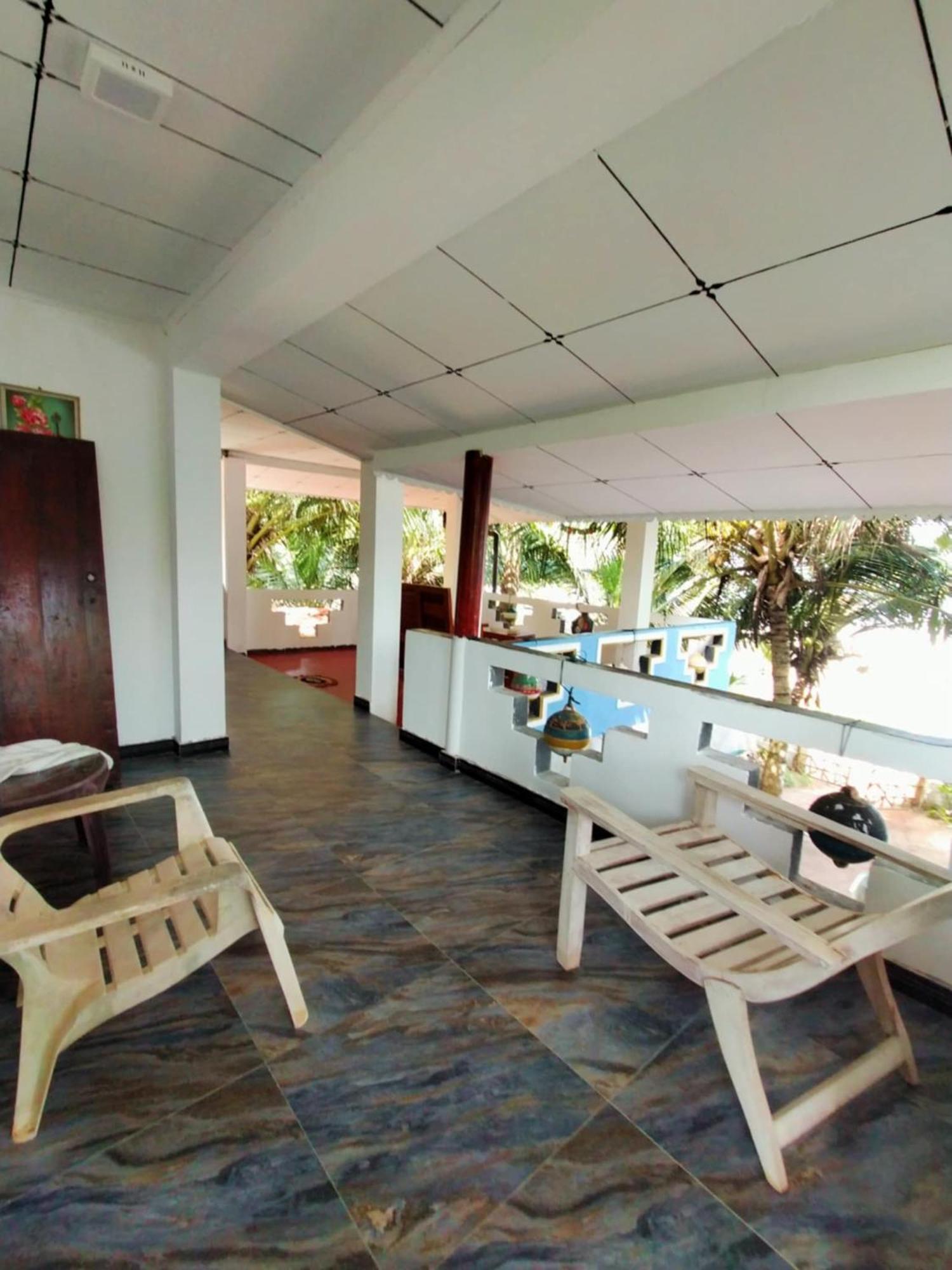 Chandi Gaya Beach Guesthouse 탕갈레 외부 사진