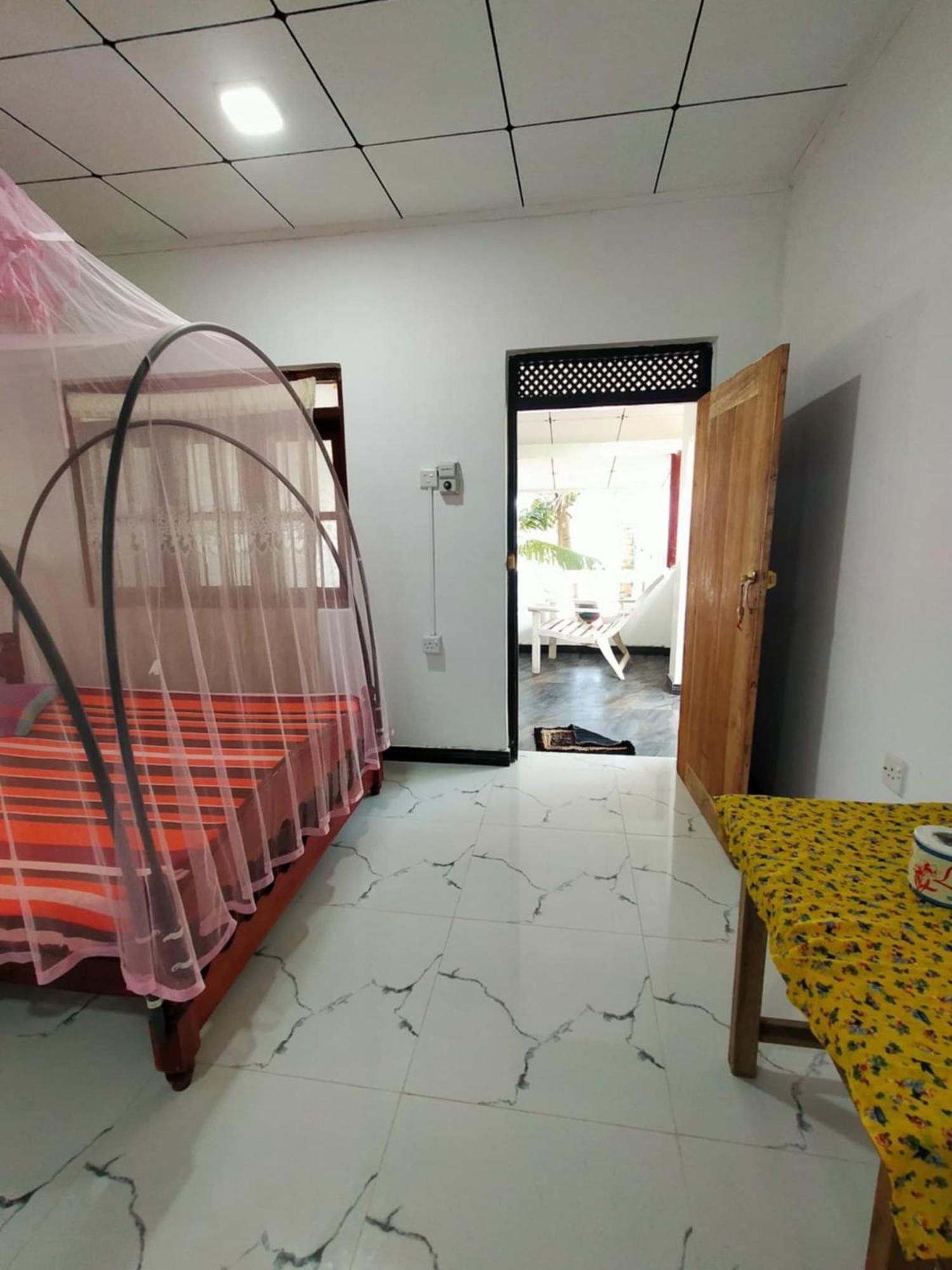 Chandi Gaya Beach Guesthouse 탕갈레 외부 사진