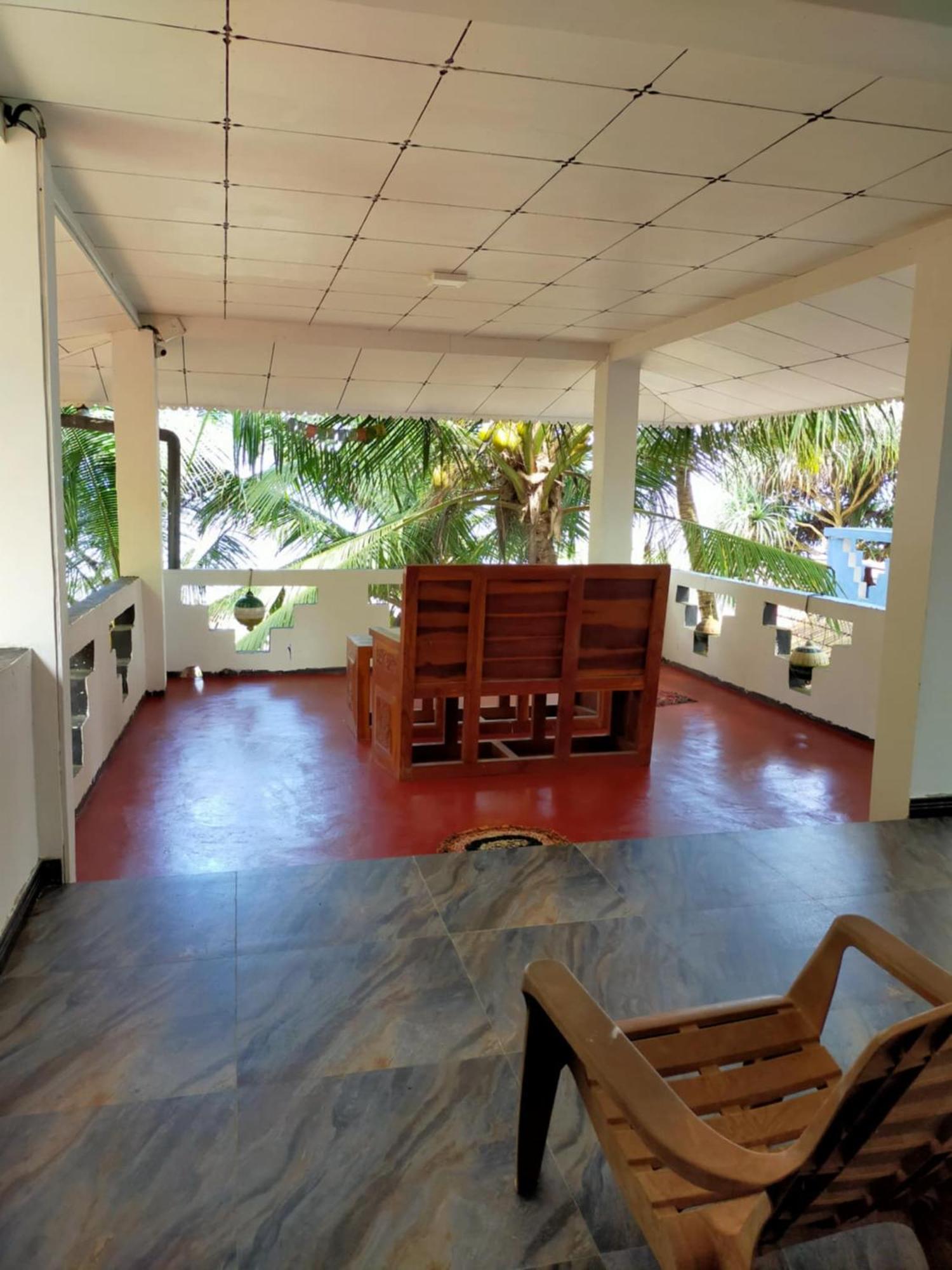 Chandi Gaya Beach Guesthouse 탕갈레 외부 사진